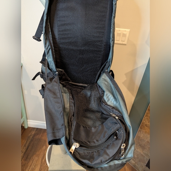 MEC Backpack 45L Capacity Frame Size Long, Black & Green Unisex - Picture 9 of 10